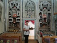 unsere nette Bedienung im Hotel Amelia Boutique, Buchara