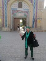 Barno informiert uns über den Palast Sitorai-Mokhi-Khosa - die Residenz des letzten Herrschers von Buchara