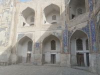 Studentenzellen in der Abdulazizxon Medrese in Buchara