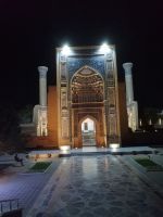 Mausoleumskomplex Gur-Emir bei Nacht, Samarkand