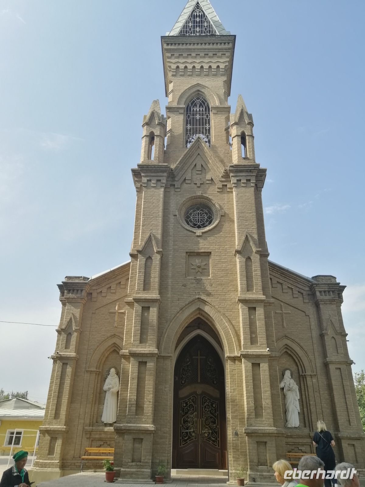 Besichtigung der katholischen Kirche in Samarkand