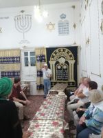Zu Besuch in der Synagoge der bucharischen Juden