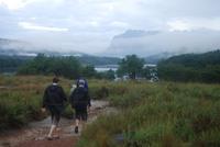 kurze Wanderung zum Boot