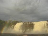 Wasserfall Hacha mit Regenbogen