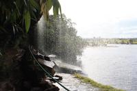 hinterm Wasserfall