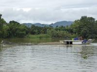 mit dem Drachenboot auf dem Parfümfluss