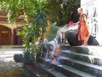 Der Mönch und das Mädchen