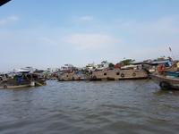 13.04_Schwimmende Märkte