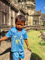 Suesser Bub in Angkor Wat
