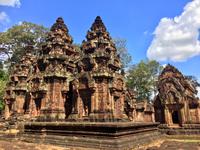 Perfekt erhaltene Tuerme des Bantrey Srei Tempels