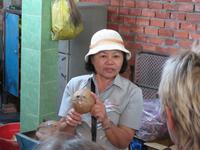 unsere Reiseleiterin Huong