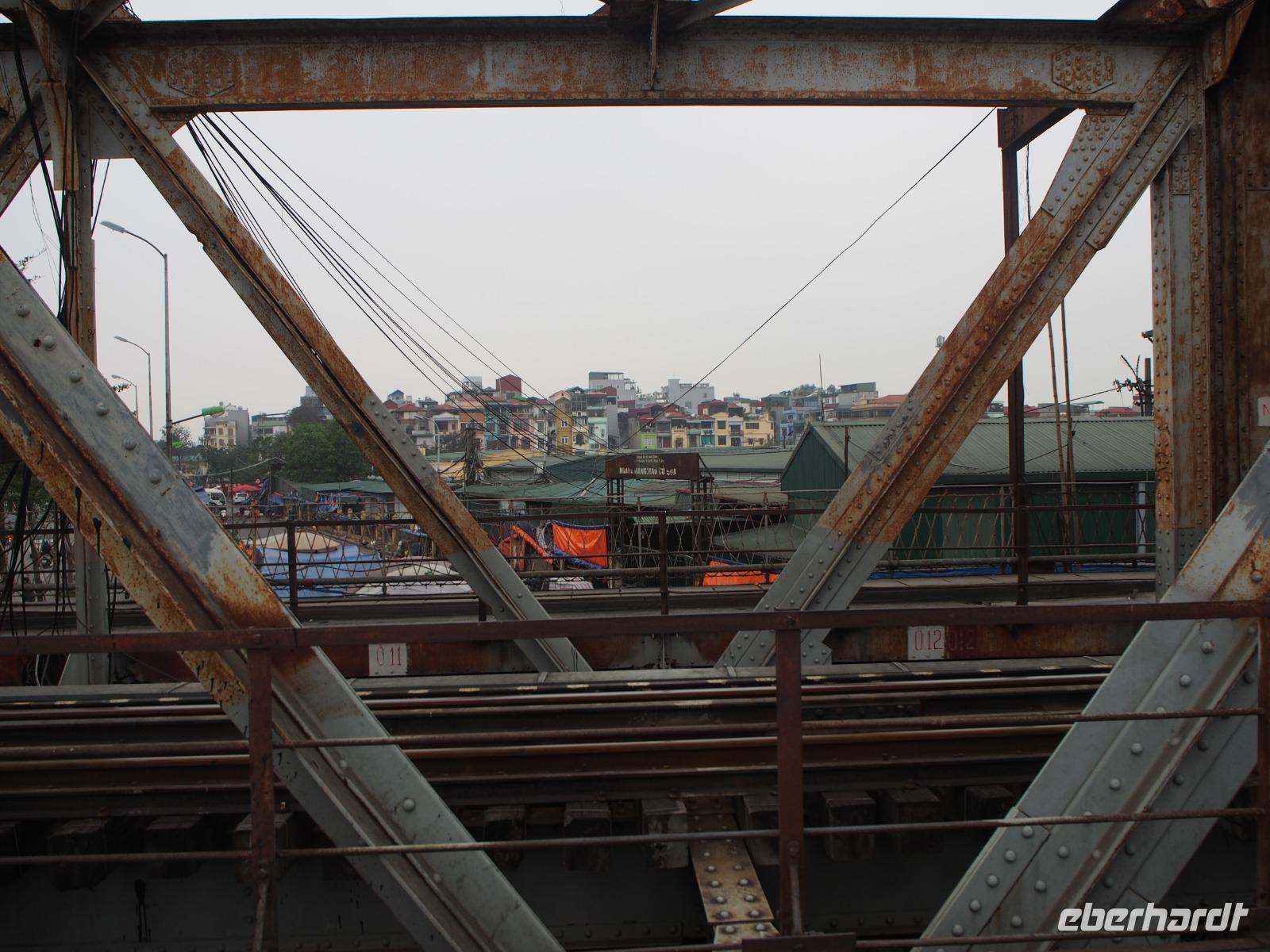 Eisenbahnbrücke in Hanoi