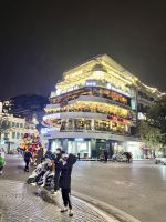 22 Hanoi by night.jpeg