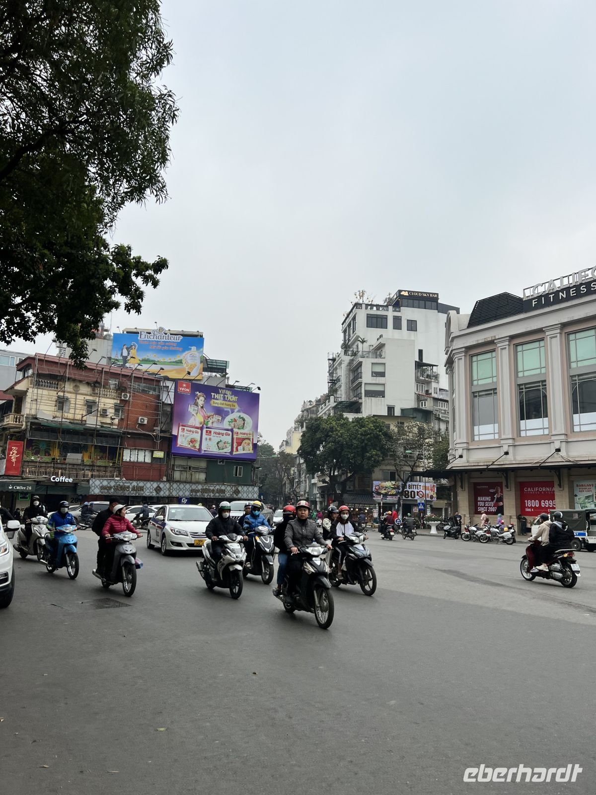 7 Hauptstraße in Hanoi.jpeg