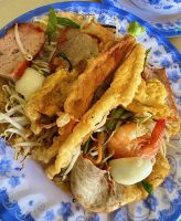 74 Vietnamesischer herzhafter Pancake (Banh Khoai).jpeg