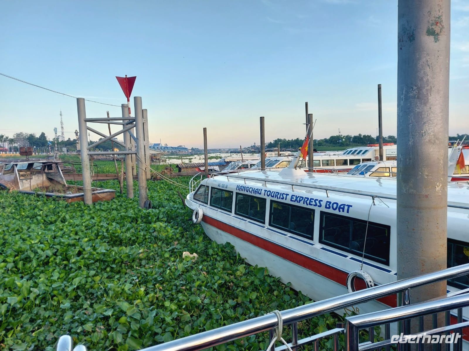 117 Abfahrt mit Speedboot nach Kambodscha.jpeg