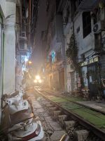 18. Getränk an den Bahnschienen