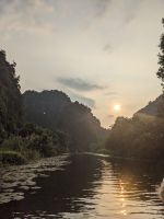 124. Trockene Halong Bucht Ruderboote