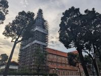 303. Notre Dame Kathedrale im Baugerüst