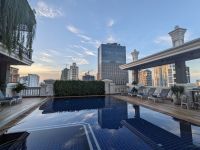 421. Hotelpool Phnom Penh
