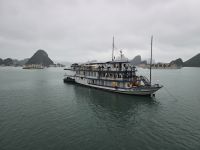 Dschunke in der Ha-Long Bucht