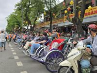 Rikscha Flotte in Hue