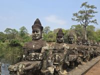 Brücke zum Bayon Tempel
