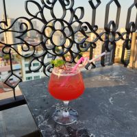 Happy Hour auf der Dachterrasse unseres Hotels, Phnom Penh