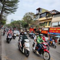 Straßenverkehr in Hanoi