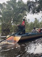 ...Mit dem Boot durch den Mangrovenwald (7)