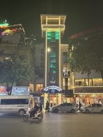 ...nächtlicher Spaziergang zum Restaurant in Hanoi (2)