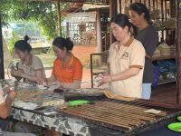 Herstellung von Kokosbonbons (1)