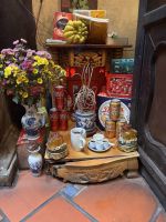 Opferstock am Straßenrand in Hanoi