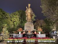 erster Kaiser von Vietnam, Hanoi