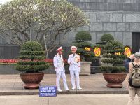 Wachmänner am Mausoleum, Hanoi