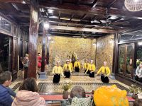 Mai Chou, Tanzvorführung