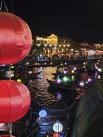 Lampions bei Nacht in Hoi An