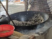 Puffreis auf offener Flamme