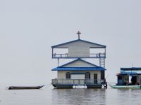 Katholische Kirche auf dem See
