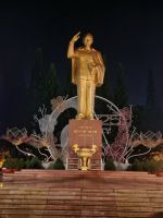  Cần Thơ (Ho Chi Minh-Monument im Ninh Kieu Park) 