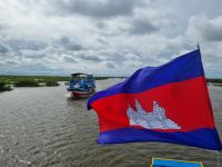 Motorbootsfahrt auf dem Tonle-Sap-Fluss...