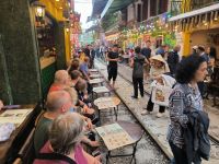 Vietnam. Hanoi. Warten auf den Zug