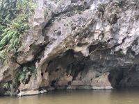 Vietnam. Bootsfahrt durch die Trockene Halong Bucht