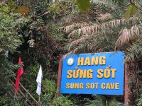 Vietnam. Halong Bay. Überraschungshöhle 