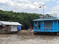 Kambodscha. Leben am Wasser mit Grundschule &ndash; &copy; Heike Jack (Eberhardt TRAVEL)