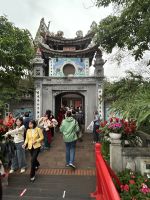 ...führt auf eine kleine Insel mit Tempel &ndash; &copy; Birgit Kirchner (Eberhardt TRAVEL)