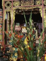 Geschenke als Opfergaben unterstützen die Bitten &ndash; &copy; Birgit Kirchner (Eberhardt TRAVEL)