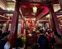 er bekommt natürlich Opfergaben &ndash; &copy; Birgit Kirchner (Eberhardt TRAVEL)