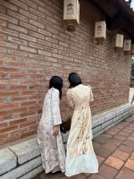 das Sonntagskleid wird ausgeführt &ndash; &copy; Birgit Kirchner (Eberhardt TRAVEL)