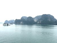 Karstfelsen bilden die Szenerie &ndash; &copy; Birgit Kirchner (Eberhardt TRAVEL)